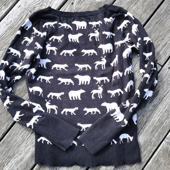 Garage forest animal print sweater. Size small. - Picture 4 of 4